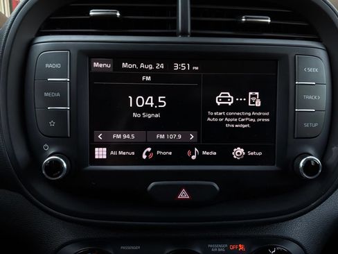 Used 2025 Kia Soul LX w/ LX Technology Package FWD image 28