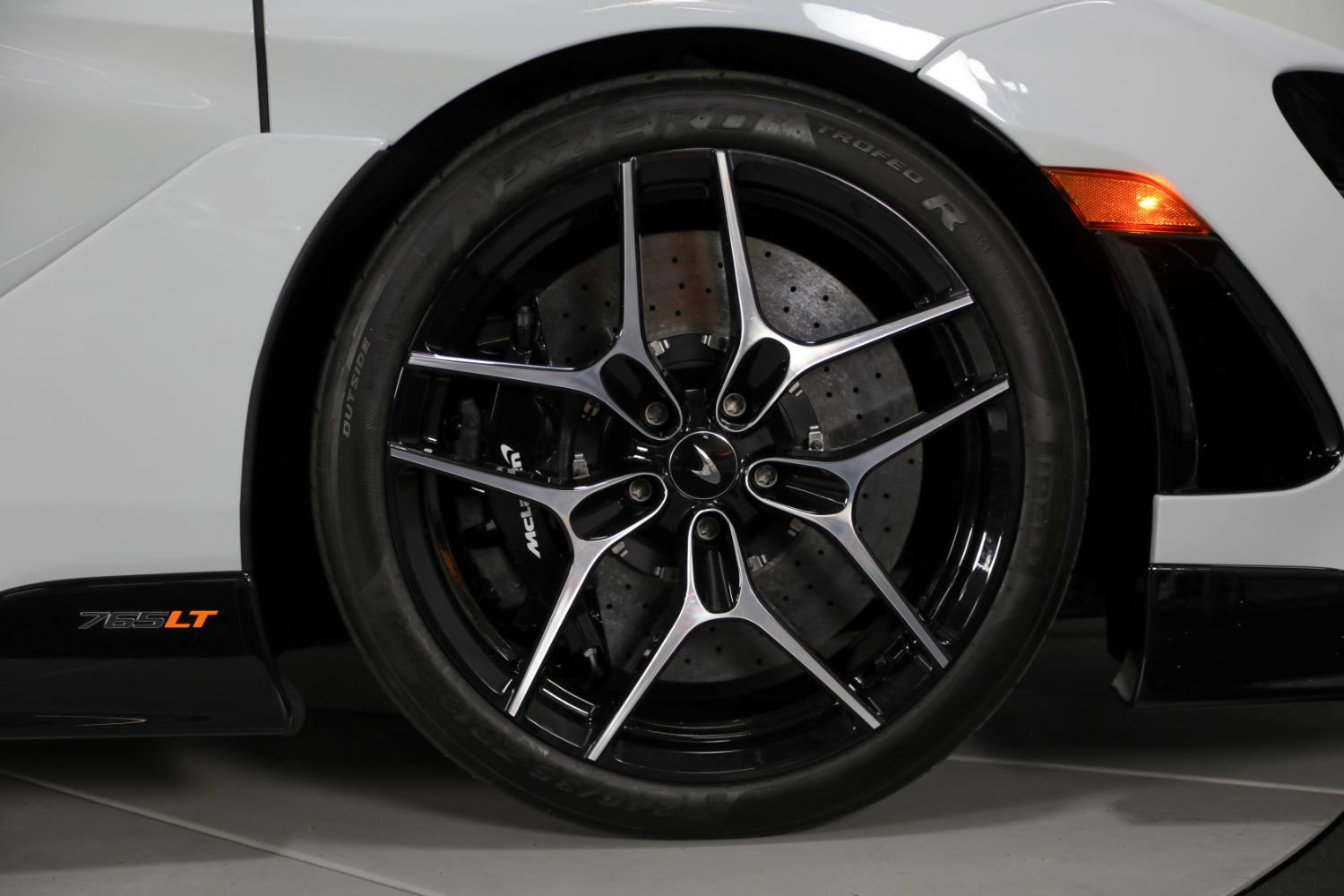 Used 2022 McLaren 765LT RWD image 33