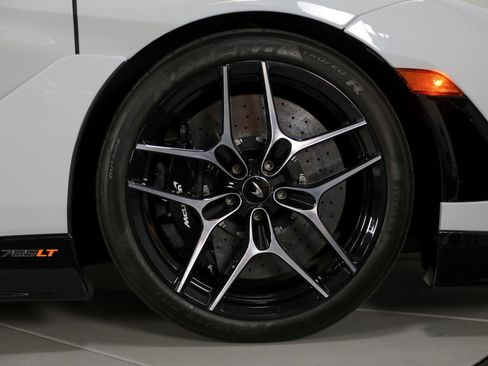 Used 2022 McLaren 765LT RWD image 33