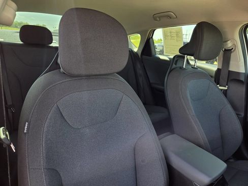 Used 2025 Kia K4 FWD image 36
