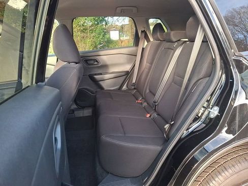 Used 2024 Nissan Rogue S image 10