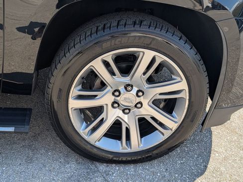 Used 2017 Cadillac Escalade ESV Premium Luxury image 17