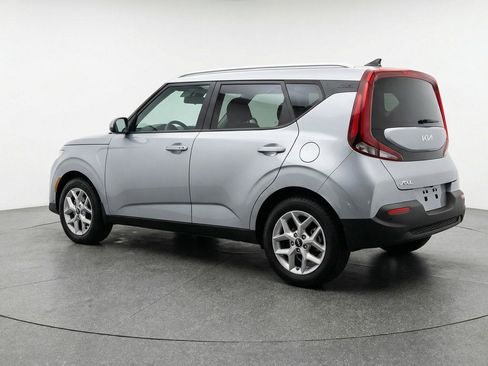 Used 2025 Kia Soul LX w/ LX Technology Package image 6