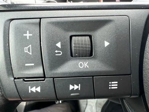 Certified 2021 Nissan Rogue S image 23