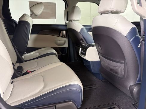 New 2026 Kia Carnival SX Prestige image 16
