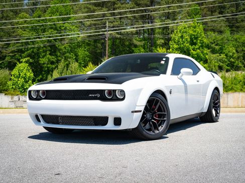 Used 2019 Dodge Challenger SRT Hellcat RWD image 2