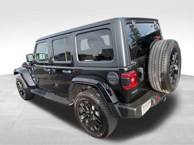 Used 2023 Jeep Wrangler Unlimited Sahara w/ Cold Weather Group AWD/4WD image 14