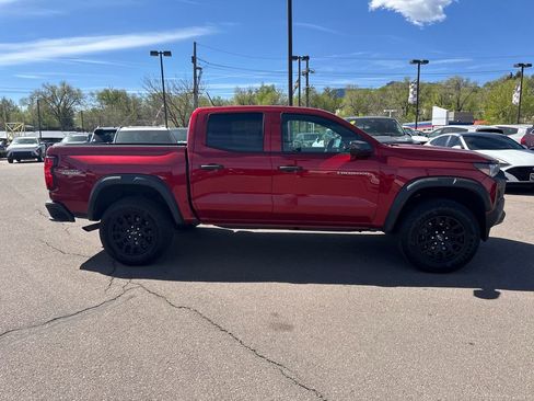 Used 2025 Chevrolet Colorado Trail Boss image 9