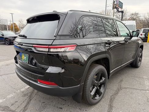 New 2025 Jeep Grand Cherokee Limited w/ Luxury Tech Group II image 8