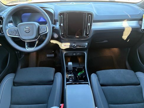 New 2026 Volvo XC40 B5 Ultra w/ Protection Package Premier image 11