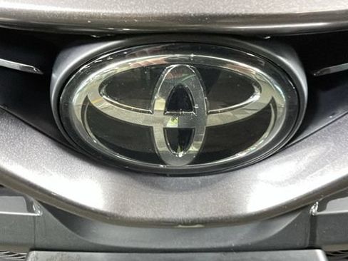 Used 2024 Toyota Camry SE FWD image 9