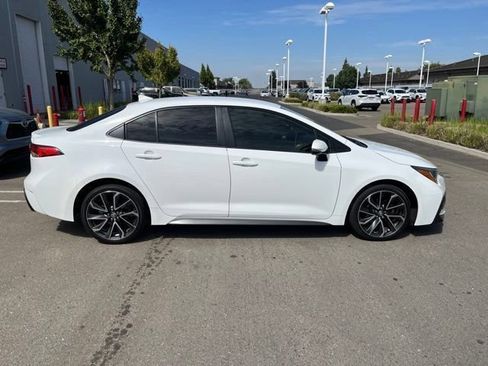 Used 2020 Toyota Corolla SE FWD image 3