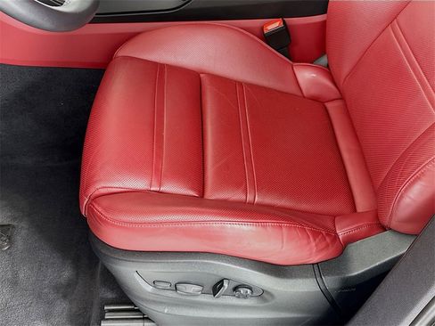 Used 2023 Porsche Cayenne S image 13