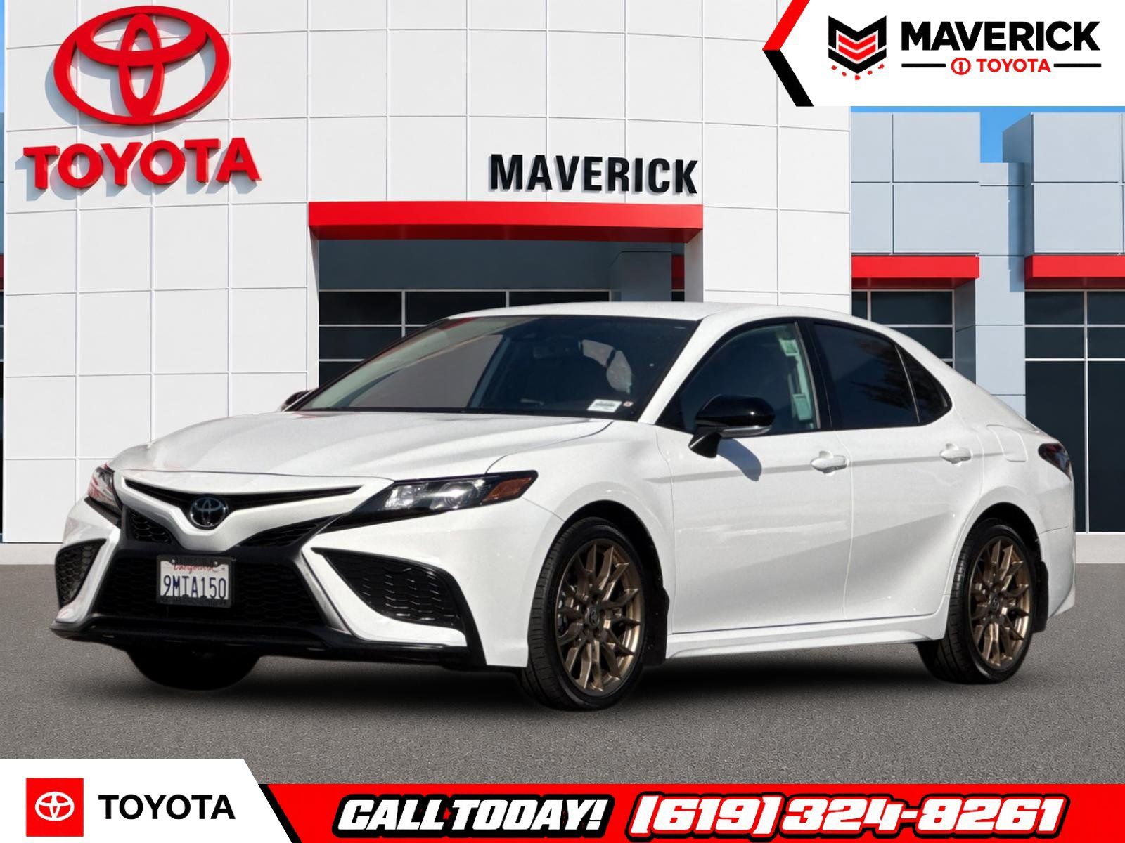 Used 2024 Toyota Camry SE w/ Convenience Package FWD image 1