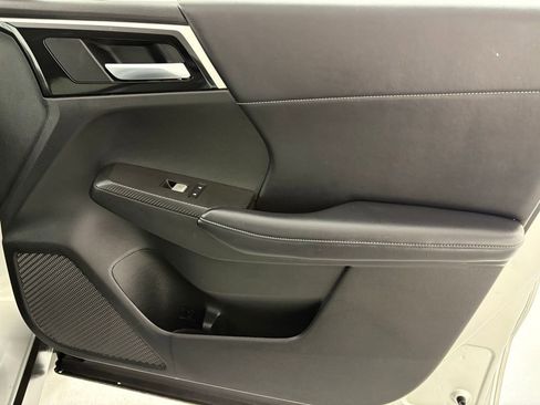 Used 2024 Mitsubishi Outlander SE image 45