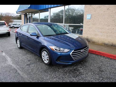 Used 2018 Hyundai Elantra SE w/ Cargo Package image 1
