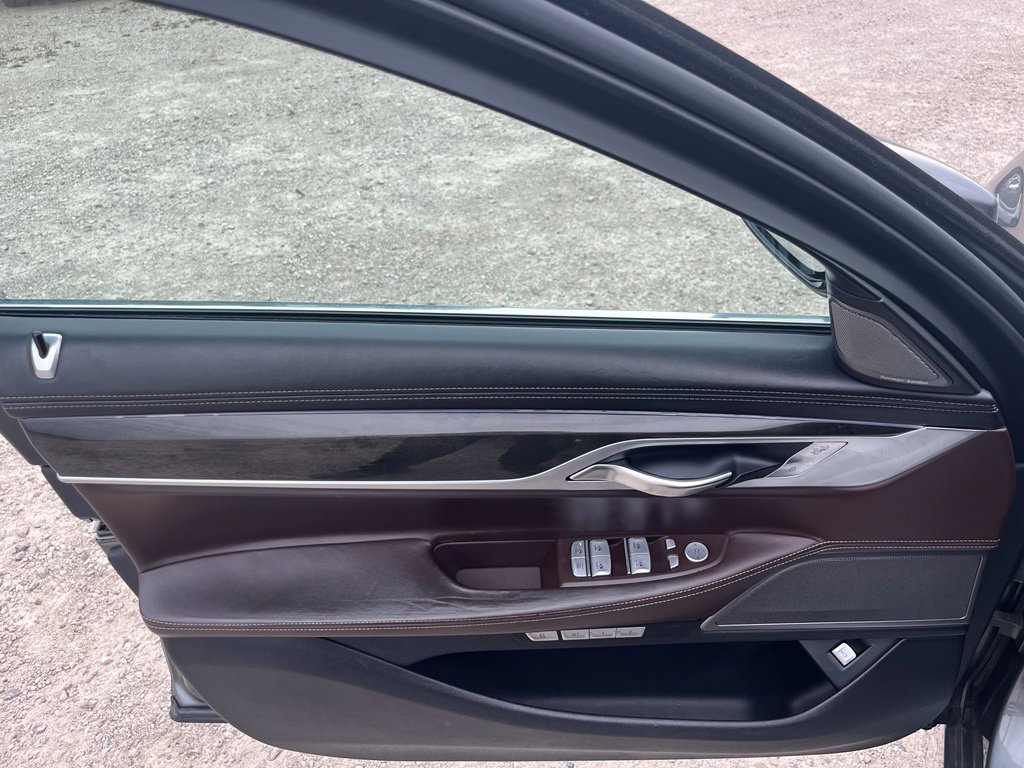 Used 2016 BMW 740i RWD image 16