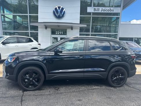 Used 2025 Volkswagen Taos SEL w/ Black Wheel Plus Package AWD/4WD image 3