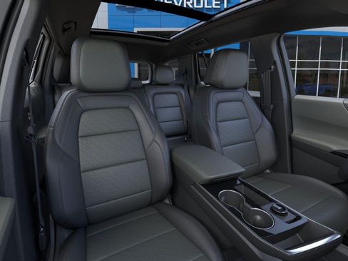 New 2027 Chevrolet Equinox LT w/ Convenience Package II FWD image 16