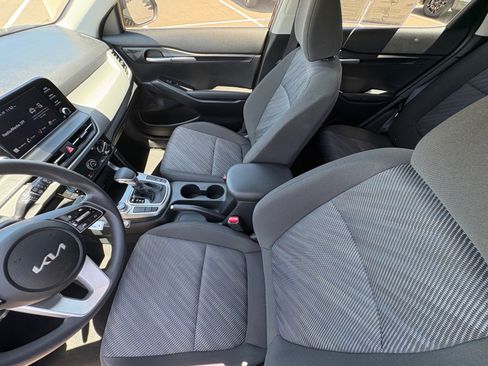 Certified 2026 Kia Seltos LX FWD image 15