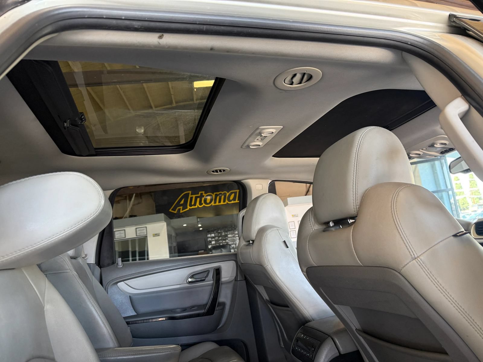 Used 2015 Chevrolet Traverse LTZ FWD image 12