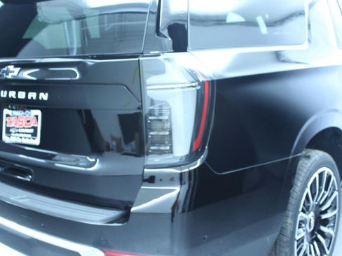New 2026 Chevrolet Suburban High Country AWD/4WD image 10