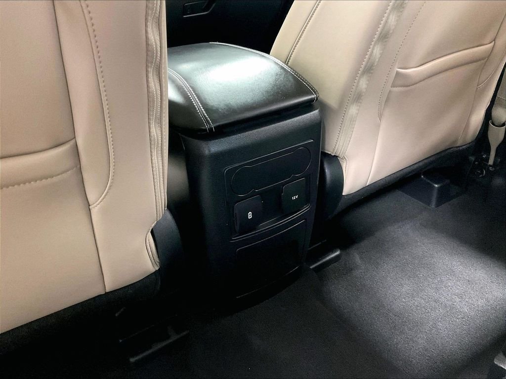 Used 2023 Ford Explorer XLT w/ Equipment Group 202A AWD/4WD image 29