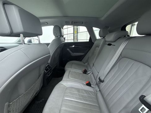 Used 2018 Audi Q5 Prestige w/ Prestige Package image 25