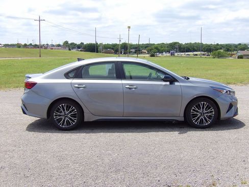 Used 2023 Kia Forte GT-Line w/ GT-Line Premium Package FWD image 5