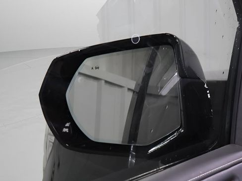 Used 2024 GMC Yukon XL Denali Ultimate image 24