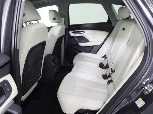Certified 2025 Audi Q5 Premium w/ Convenience Package AWD/4WD image 15