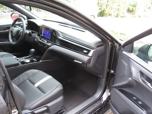 Certified 2025 Toyota Camry SE FWD image 18