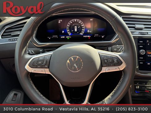 Certified 2024 Volkswagen Tiguan SE image 17