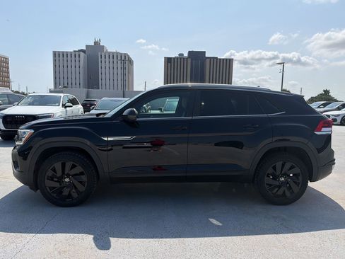 Used 2024 Volkswagen Atlas Cross Sport SE FWD image 2