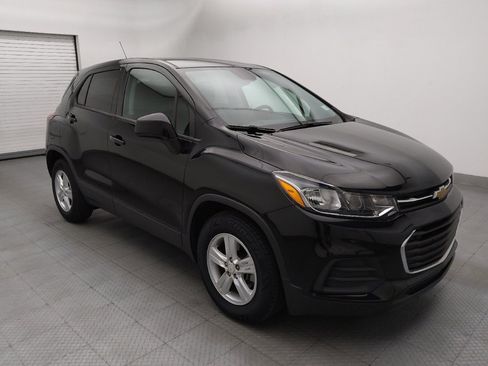 Used 2021 Chevrolet Trax LS w/ Tint and Cruise Package FWD image 13