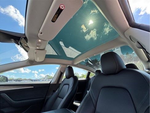 Used 2023 Tesla Model 3 Standard Range RWD image 31