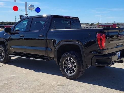 Used 2024 GMC Sierra 1500 AT4 w/ Technology Package image 6