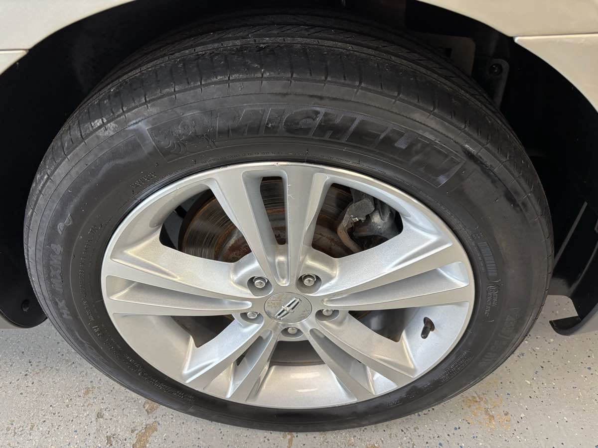 Used 2011 Lincoln MKS w/ 101A Rapid Spec Order Code FWD image 26