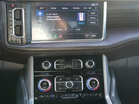 Used 2021 GMC Yukon Denali w/ LPO, Illumination Package AWD/4WD image 13