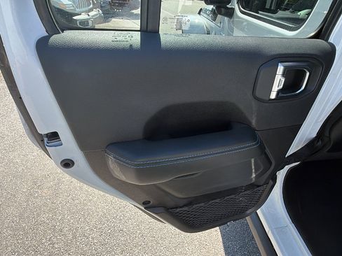 Used 2025 Jeep Wrangler Unlimited Rubicon 4xe AWD/4WD image 22