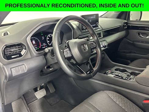 Used 2025 Honda Pilot Sport image 7