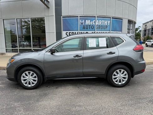 Used 2017 Nissan Rogue S AWD/4WD image 2