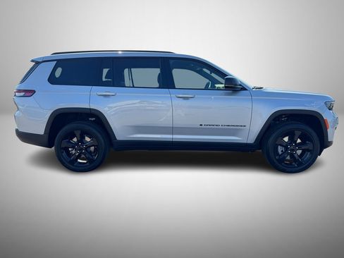 New 2025 Jeep Grand Cherokee L Altitude image 5