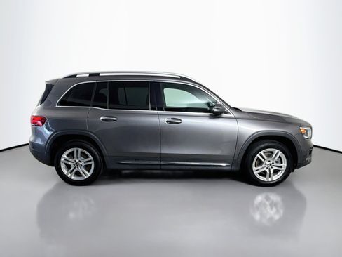 Used 2022 Mercedes-Benz GLB 250 w/ Premium Package Lite image 11