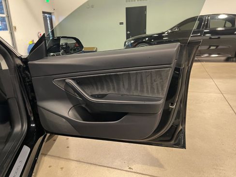 Used 2019 Tesla Model 3 Long Range image 36