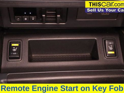 Used 2021 Nissan Titan SV w/ SV Convenience Package image 18