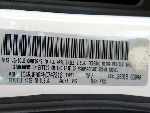 Used 2017 Jeep Grand Cherokee Laredo image 72