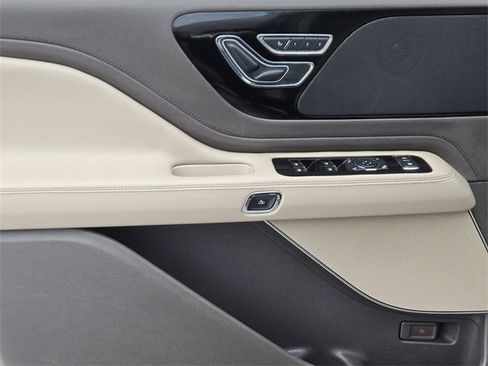 Used 2023 Lincoln Aviator 2WD w/ Premium Package image 23