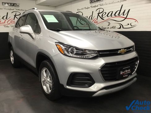 Used 2017 Chevrolet Trax LT w/ Driver Confidence Package image 3