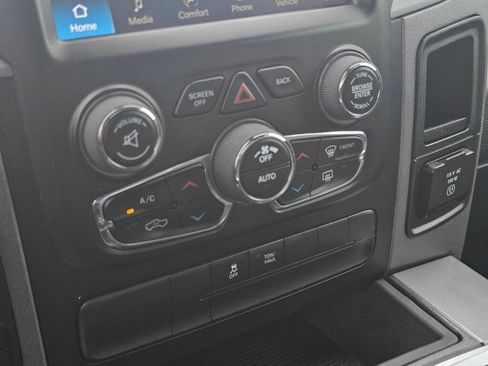Used 2022 RAM 1500 Express w/ Wheel & Sound Group AWD/4WD image 24